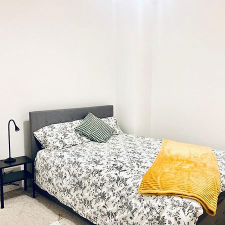 Cosy 2 Bedroom Apartment In Swiss Cottage. Лондон Екстериор снимка