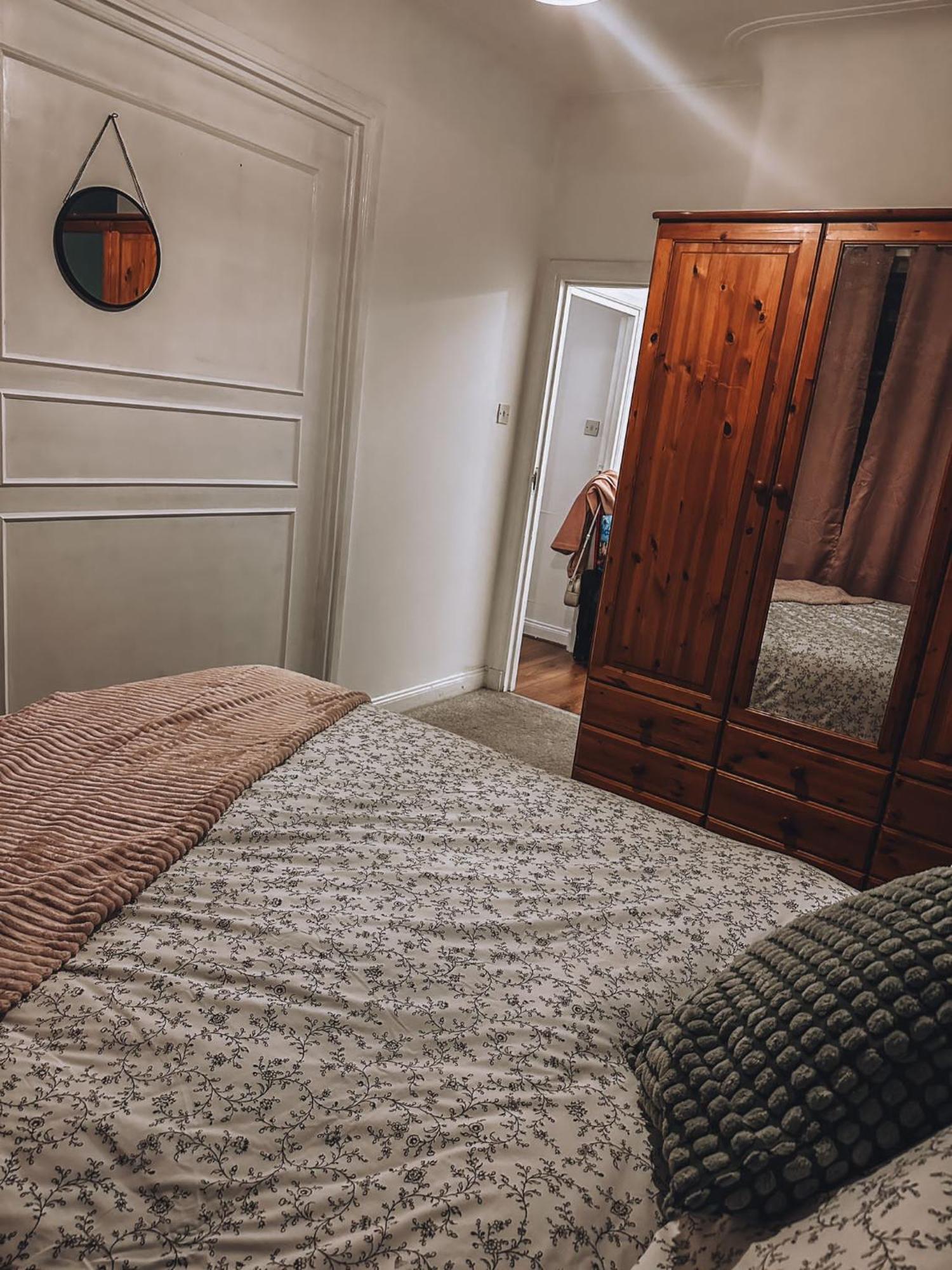 Cosy 2 Bedroom Apartment In Swiss Cottage. Лондон Екстериор снимка