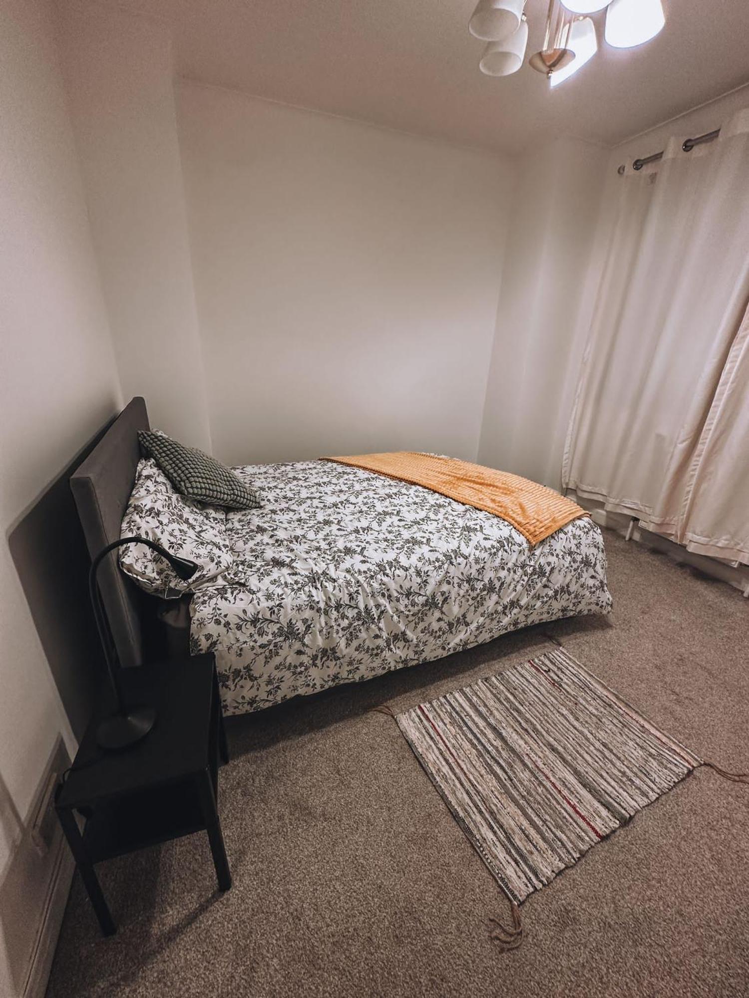 Cosy 2 Bedroom Apartment In Swiss Cottage. Лондон Екстериор снимка