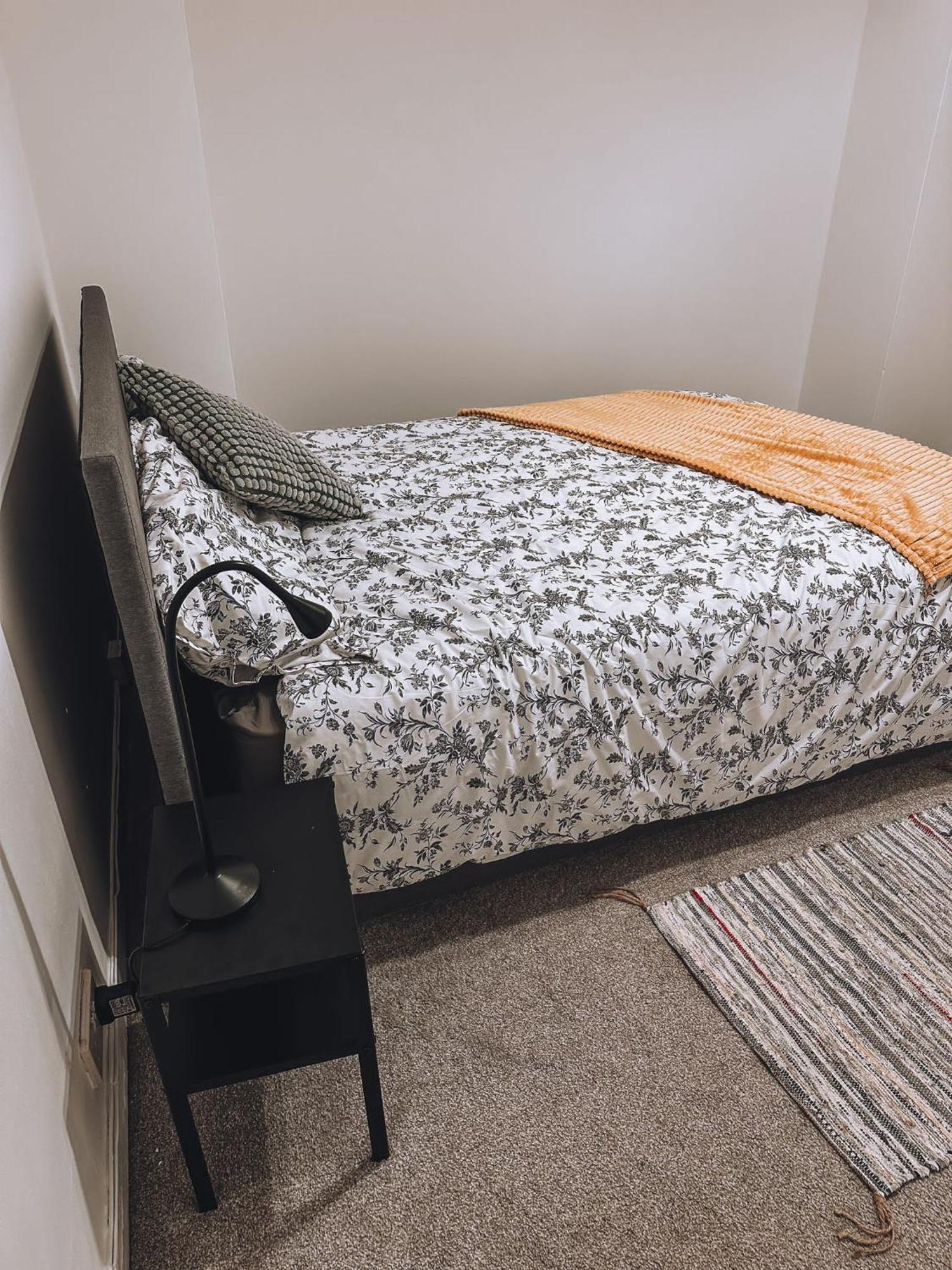 Cosy 2 Bedroom Apartment In Swiss Cottage. Лондон Екстериор снимка