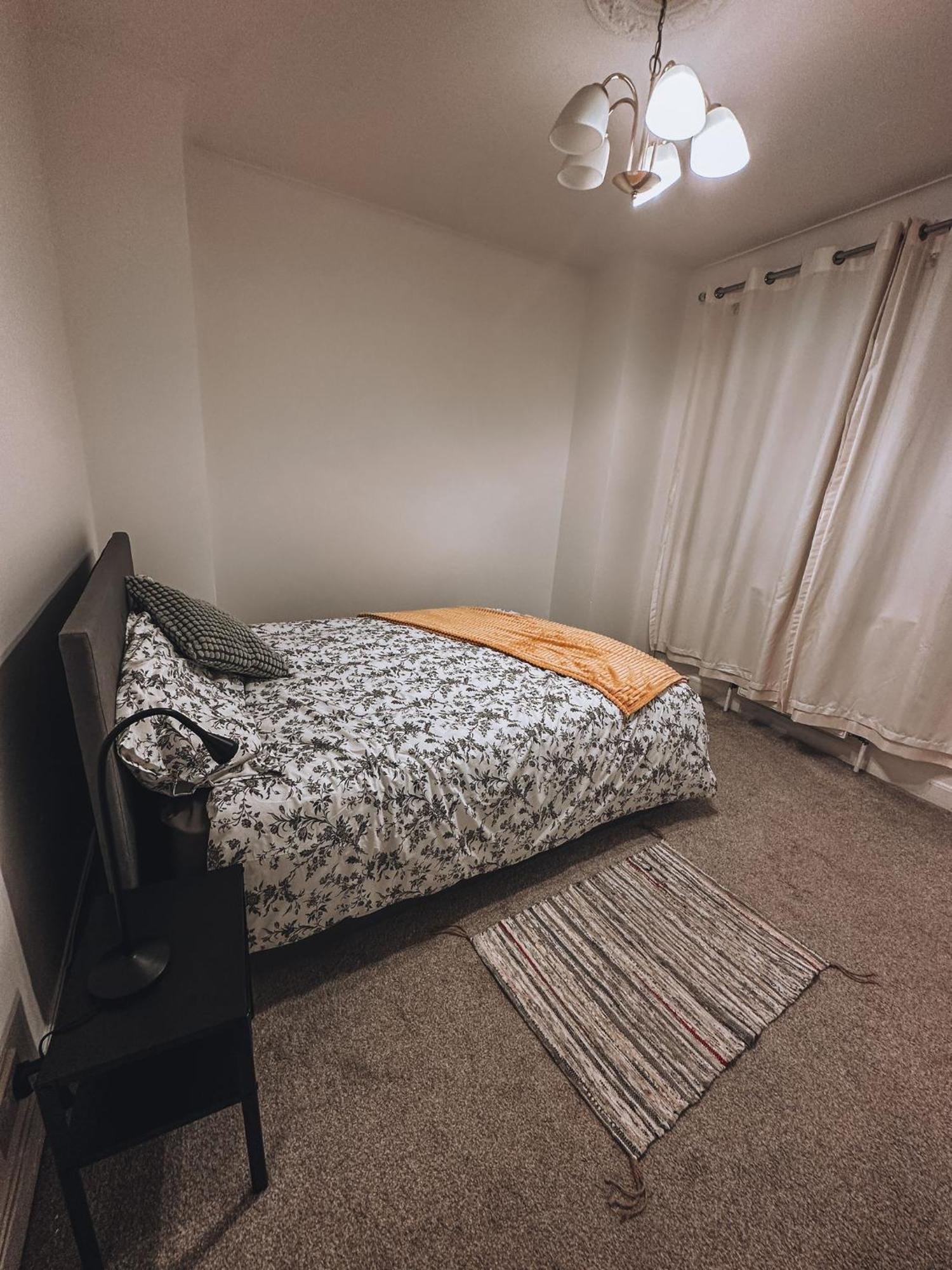 Cosy 2 Bedroom Apartment In Swiss Cottage. Лондон Екстериор снимка